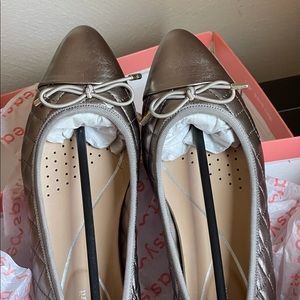 Easy Spirit Cerise Low Heel Dress Shoes size 5.5M